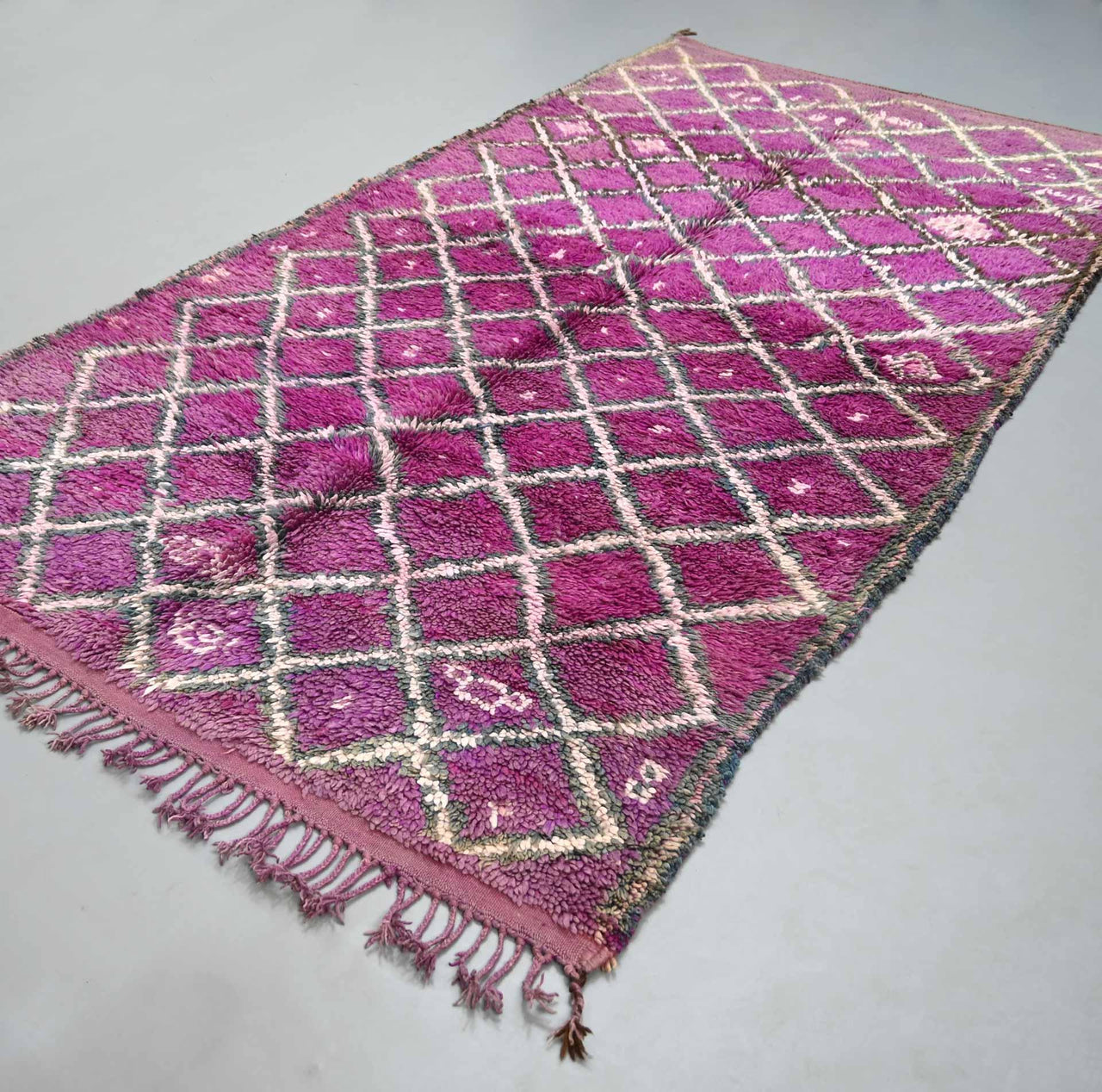 Nostos Vintage Moroccan Rug 5.7 x 10.4 feet / 173 cm x 316 cm - Ettilux Home